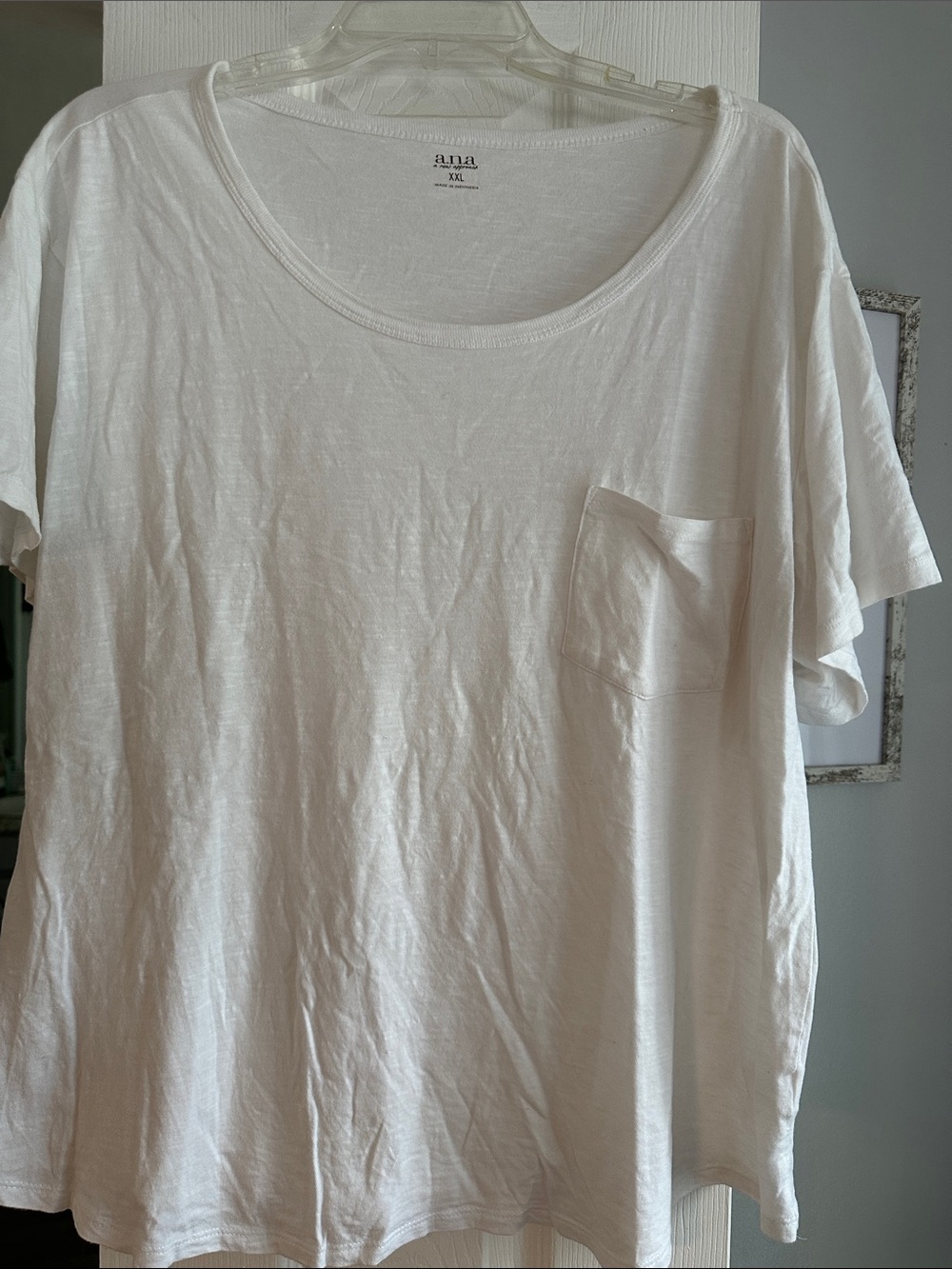 a.n.a White Scoop Neck Short Sleeve Pocket Tee